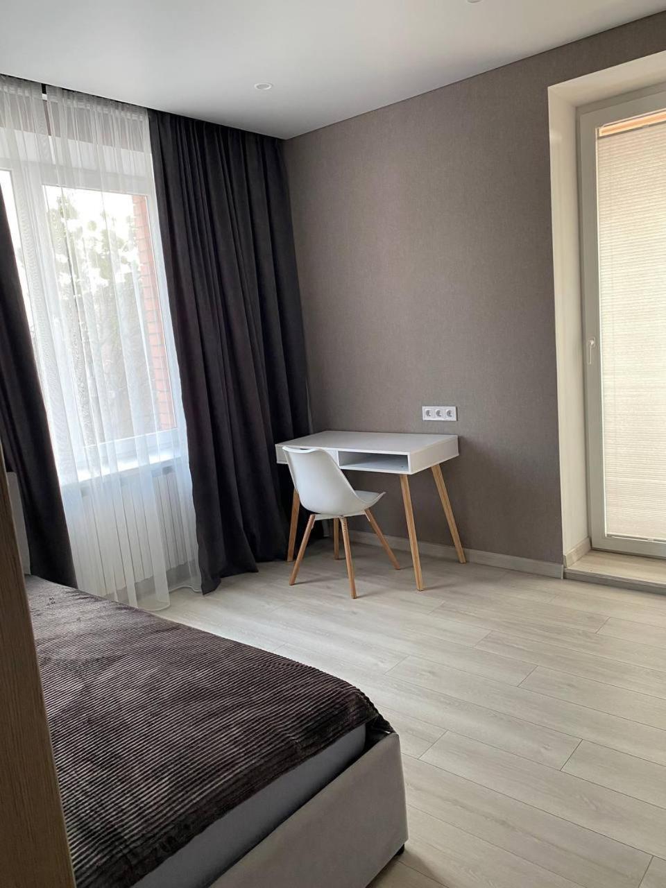Apartpoltava Двокімнатні Апартаменти З Джакузі Біля Листопаду Exterior photo